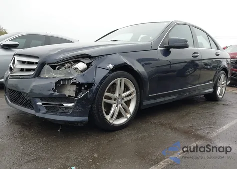 2013 Mercedes-Benz C 300 Luxury 4Matic/Sport 4Matic из США, поврежденный, VIN WDDGF8AB7DR264500